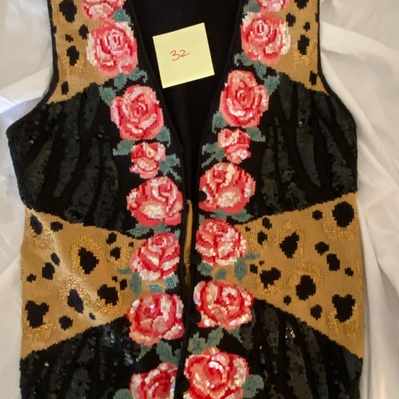 Floral Women's Vest with Sequin Detail - Picture 1 of 2
